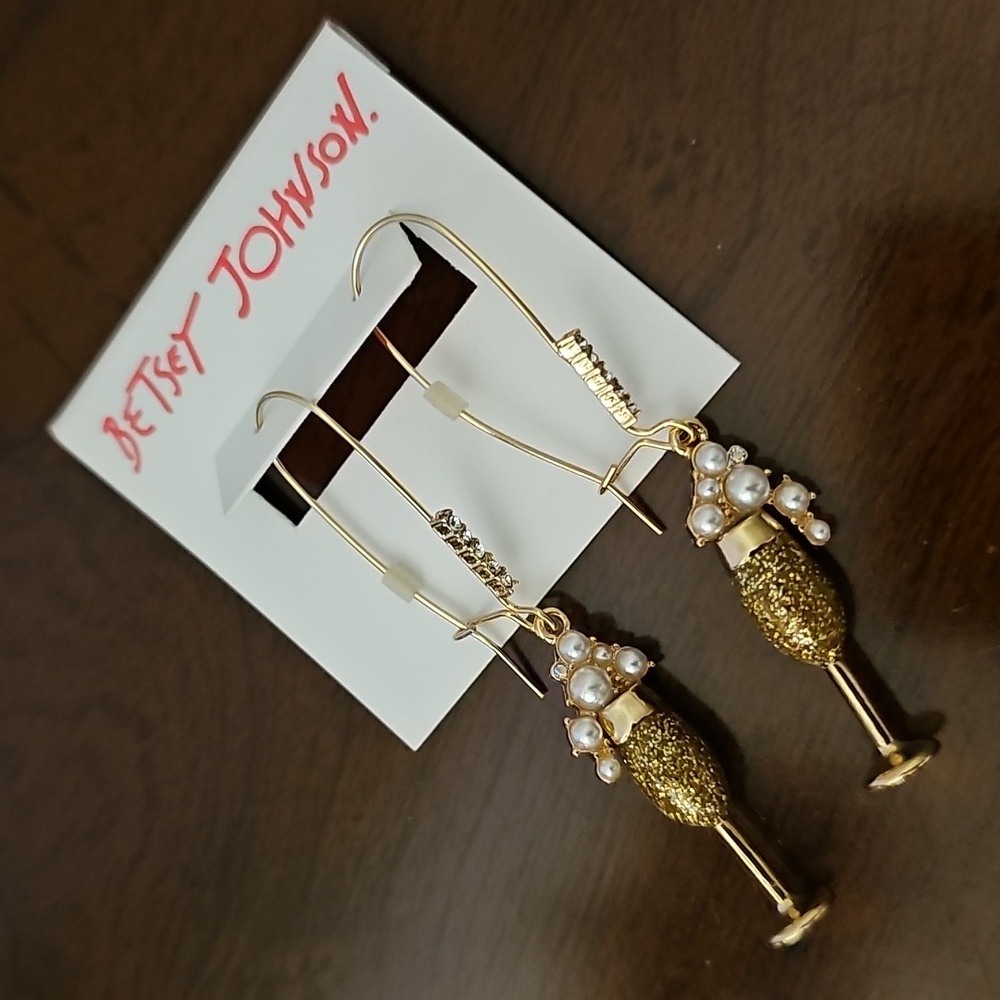 Betsey Johnson Champagne Dangle Earrings - Picture 13 of 16